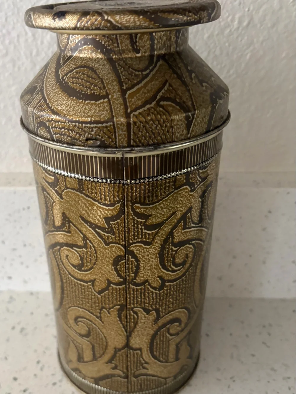 Baileys Original Irish Cream Decorative Tin Canister 10” Ireland Collectible